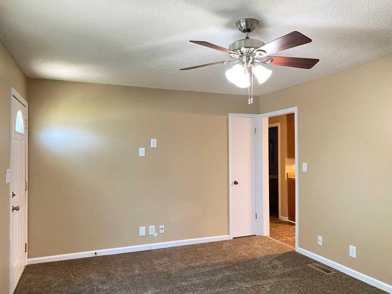 405 Judy Lynn Drive - Photo 4 of 19