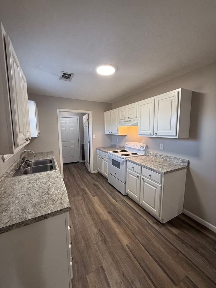 1578 County Road 885 - Photo 2 of 12