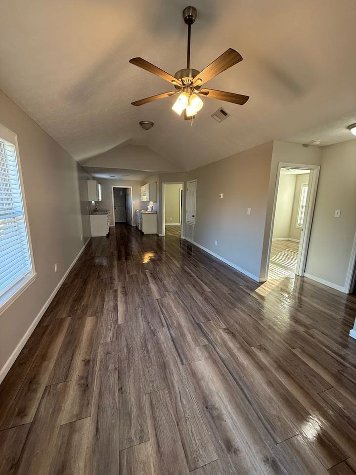 1578 County Road 885 - Photo 3 of 12
