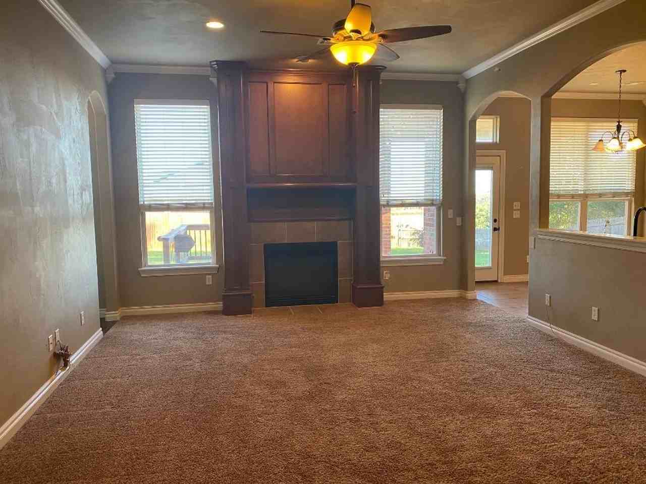 3013 Ridge Lake Boulevard - Photo 3 of 26