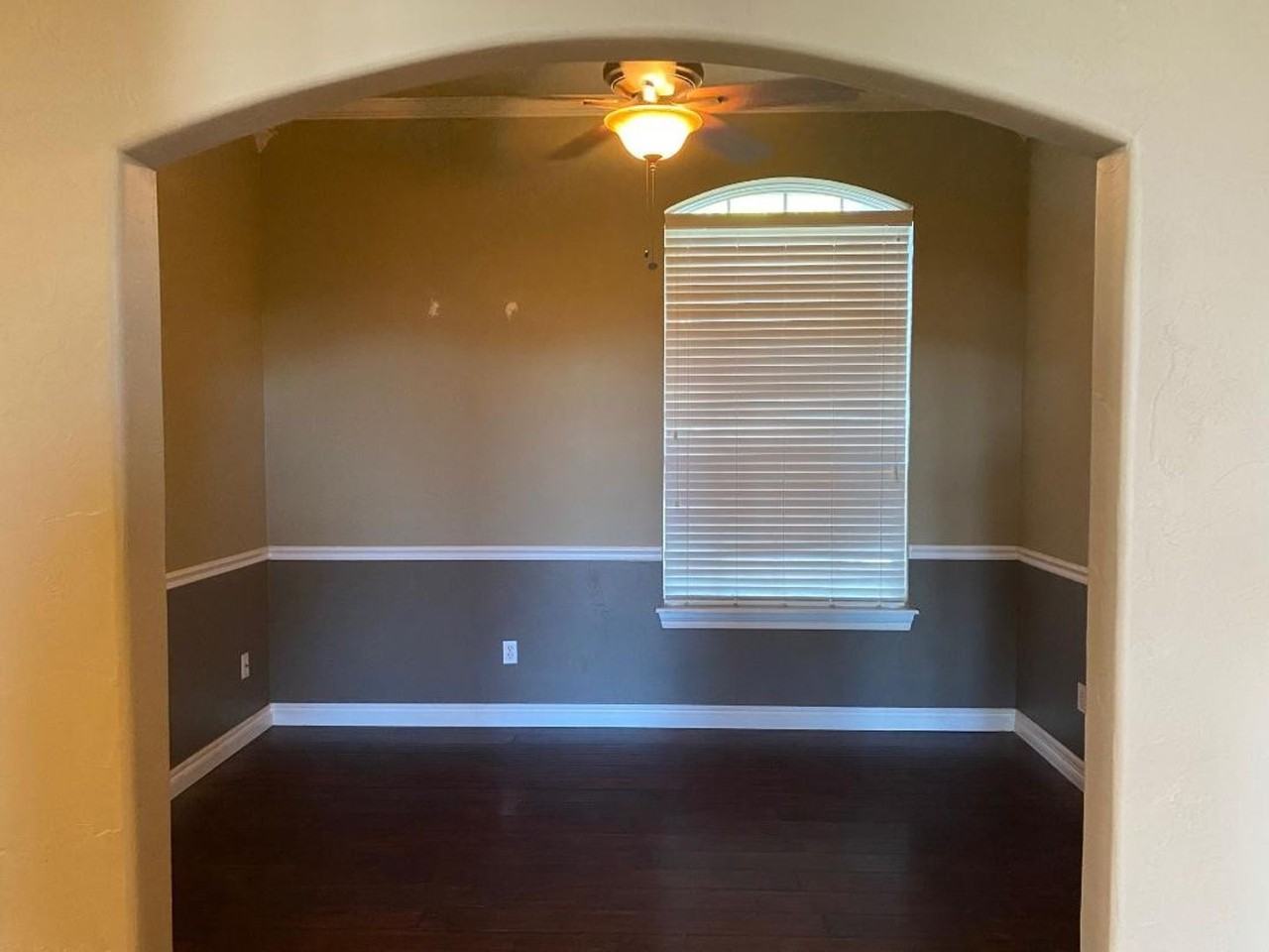 3013 Ridge Lake Boulevard - Photo 4 of 26