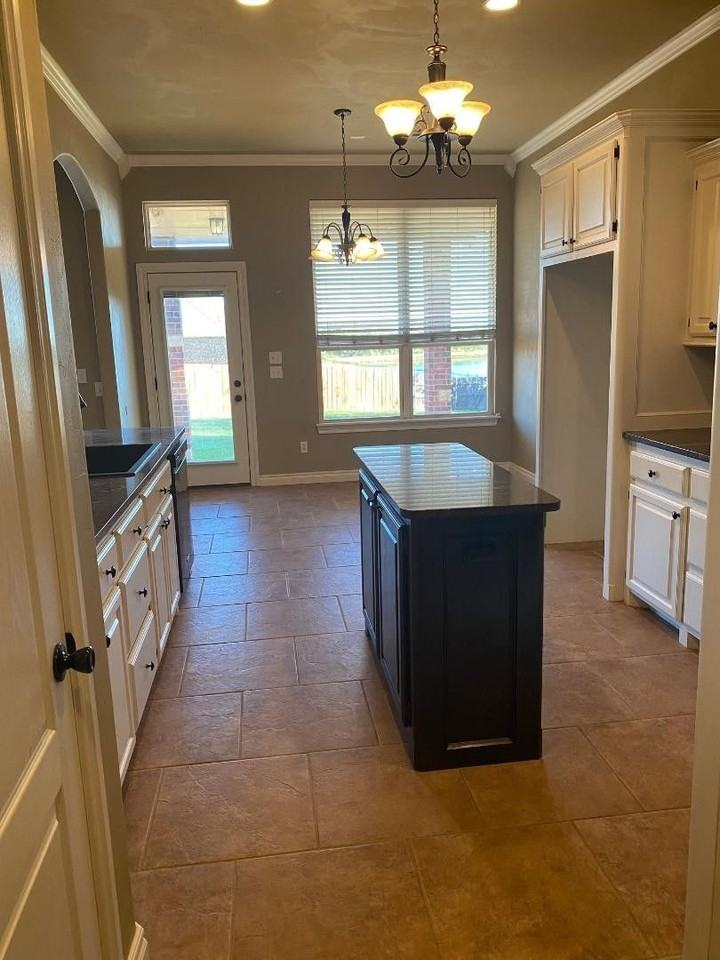 3013 Ridge Lake Boulevard - Photo 6 of 26