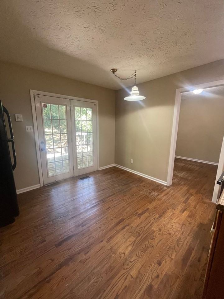 7209 Mcpeake Lane - Photo 2 of 22