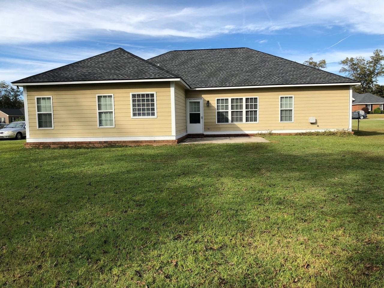 112 Huntingdon Dr - Photo 2 of 17