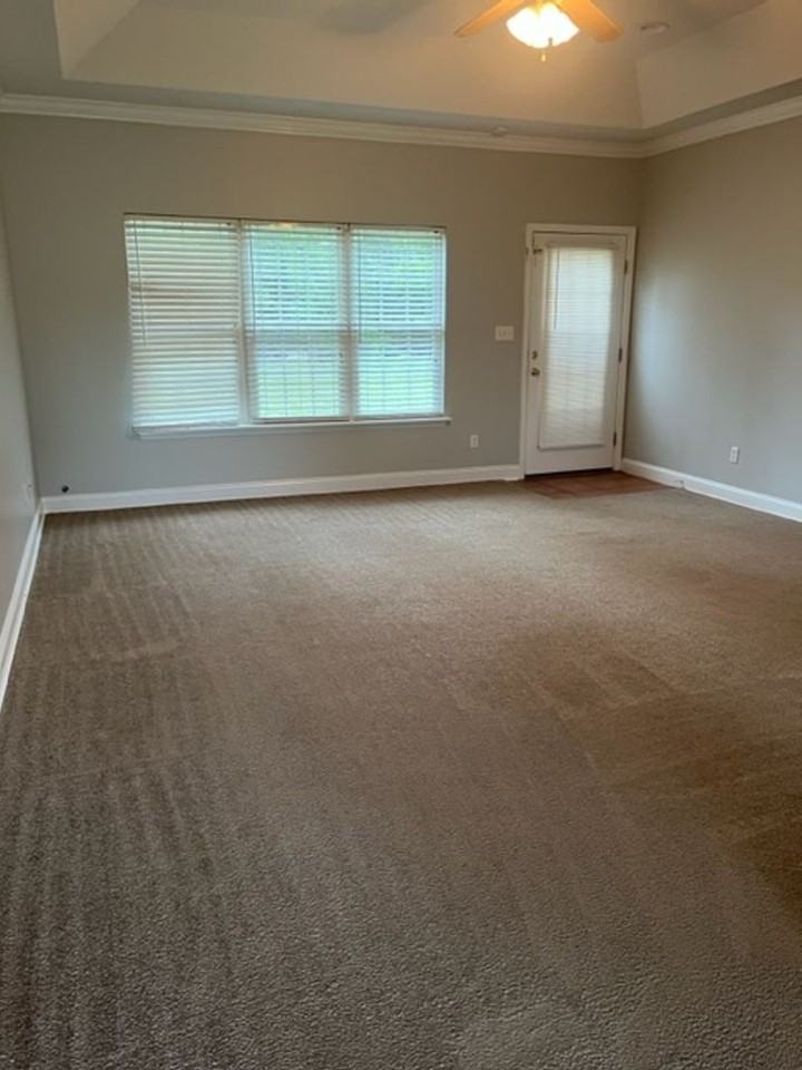 112 Huntingdon Dr - Photo 3 of 17