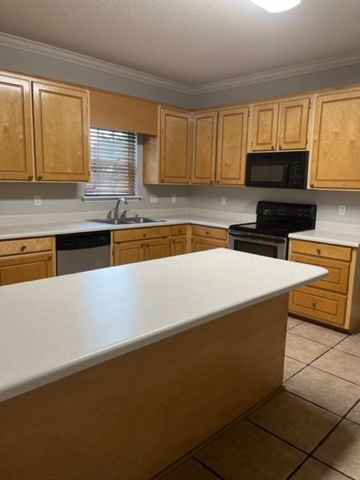 112 Huntingdon Dr - Photo 7 of 17