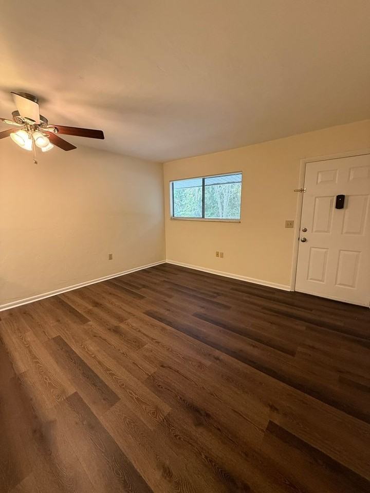 1923 Northwest 23rd Boulevard #224 - Photo 5 of 20