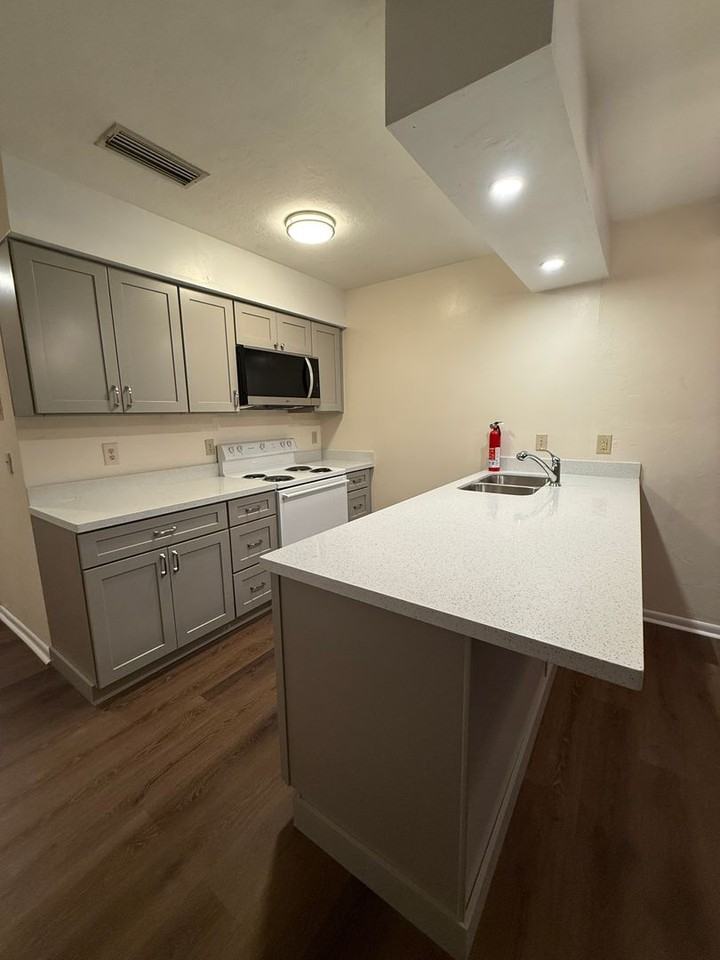 1923 Northwest 23rd Boulevard #224 - Photo 7 of 20