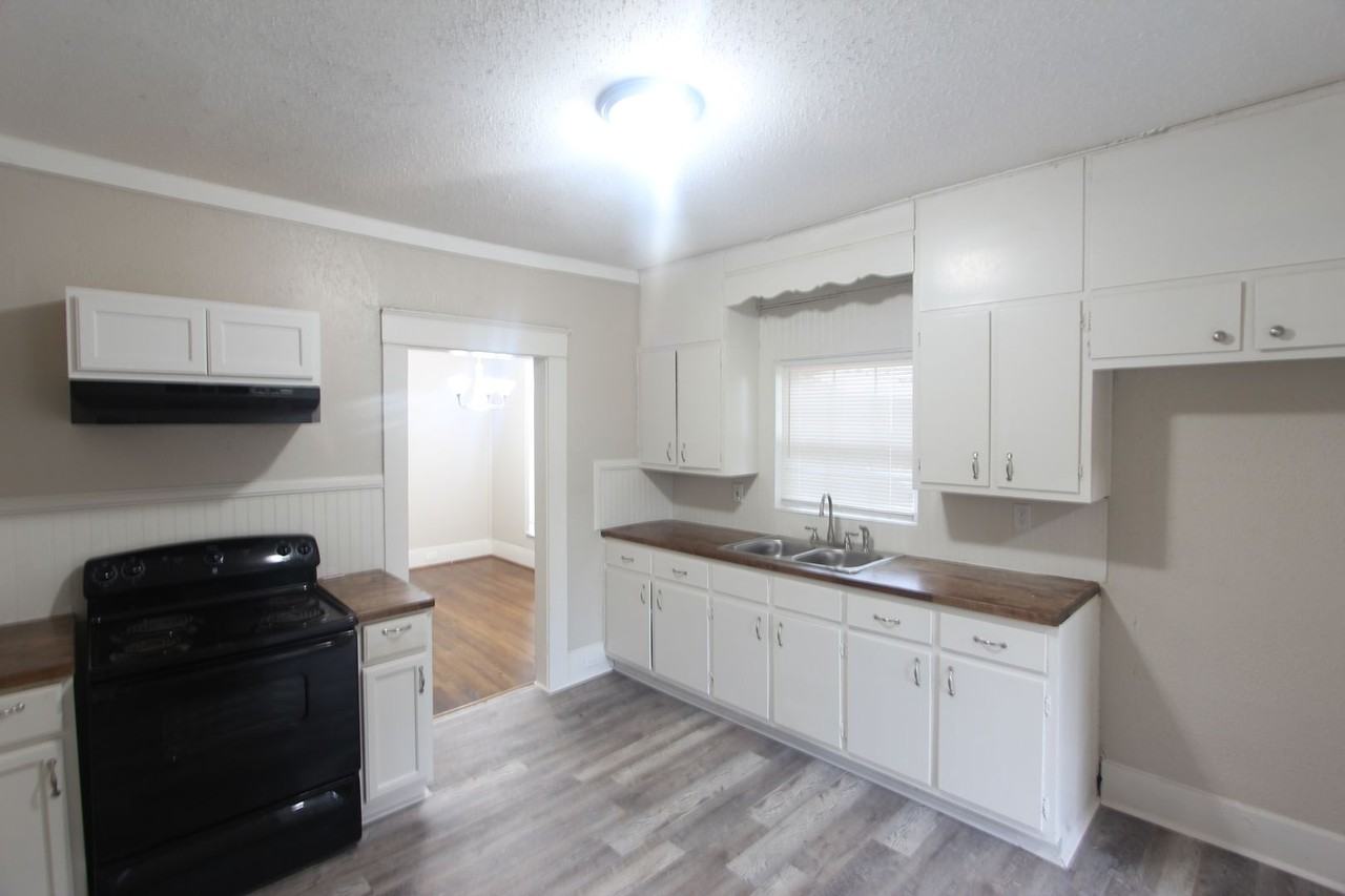 1137 15th Place Southwest - Photo 7 of 18