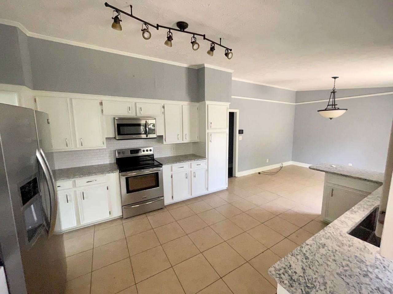 1540 Wilhurst Street - Photo 5 of 10