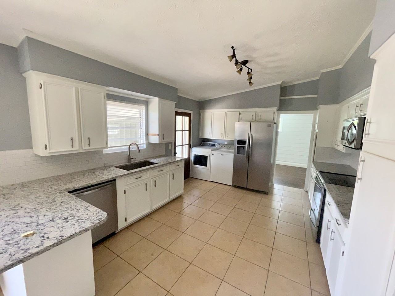 1540 Wilhurst Street - Photo 6 of 10