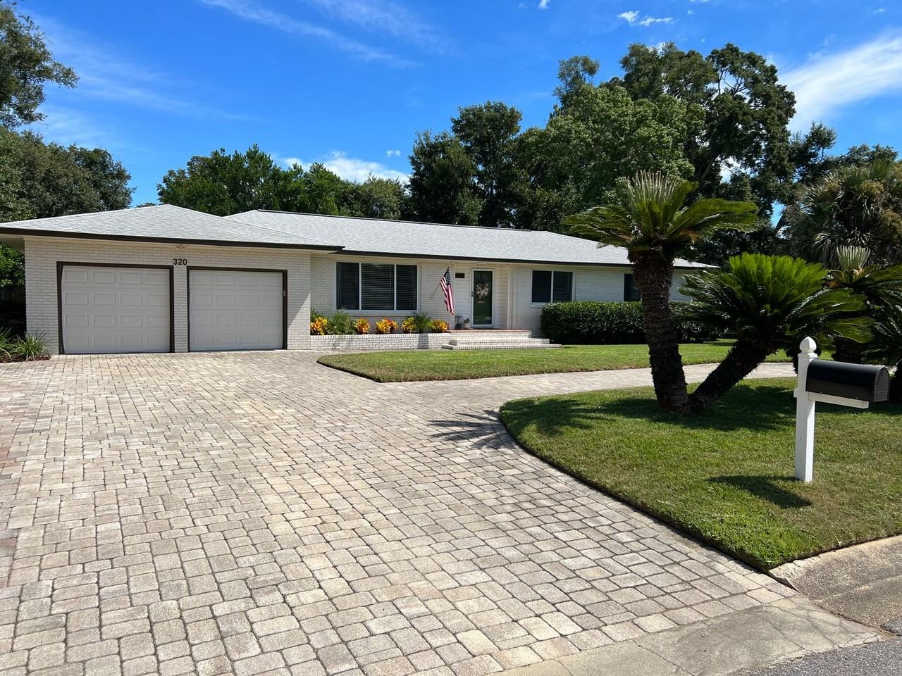 320 Gamarra Rd - Photo 2 of 42