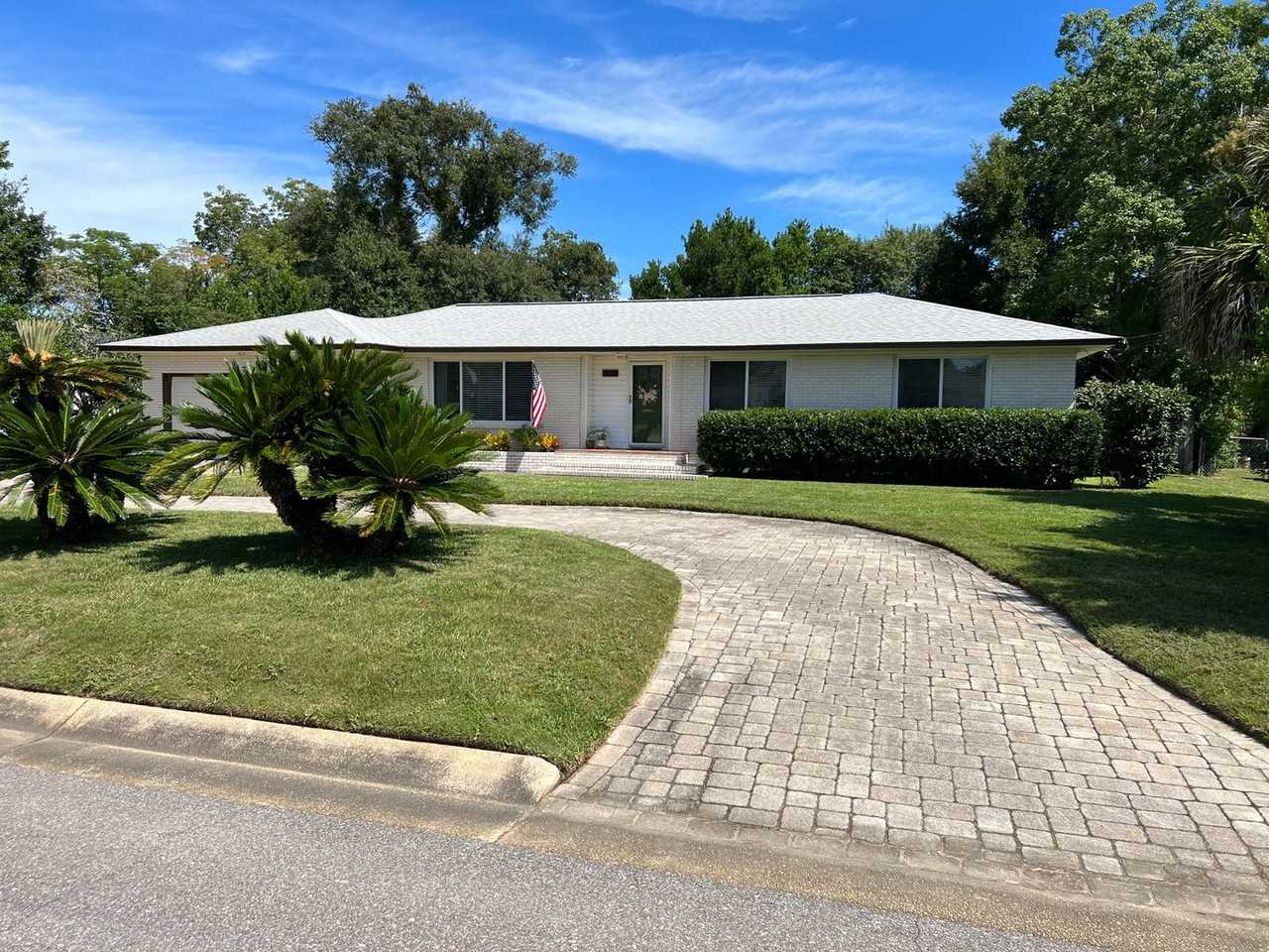 320 Gamarra Rd - Photo 3 of 42