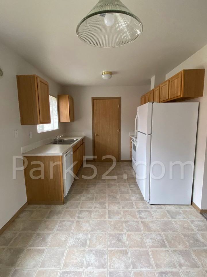 8403 Locust Avenue East #L3 - Photo 7 of 23