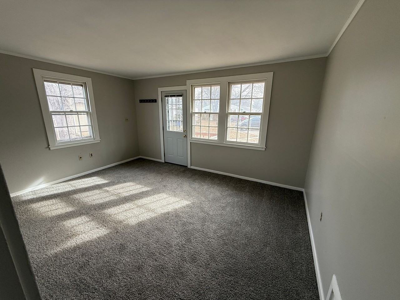 14 Lincoln Circle - Photo 2 of 8