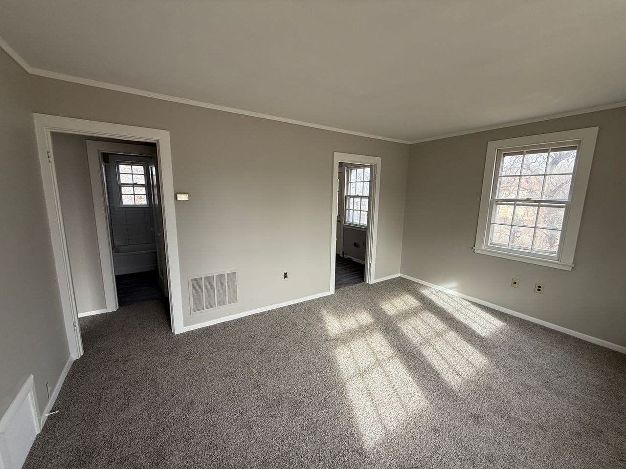 14 Lincoln Circle - Photo 3 of 8