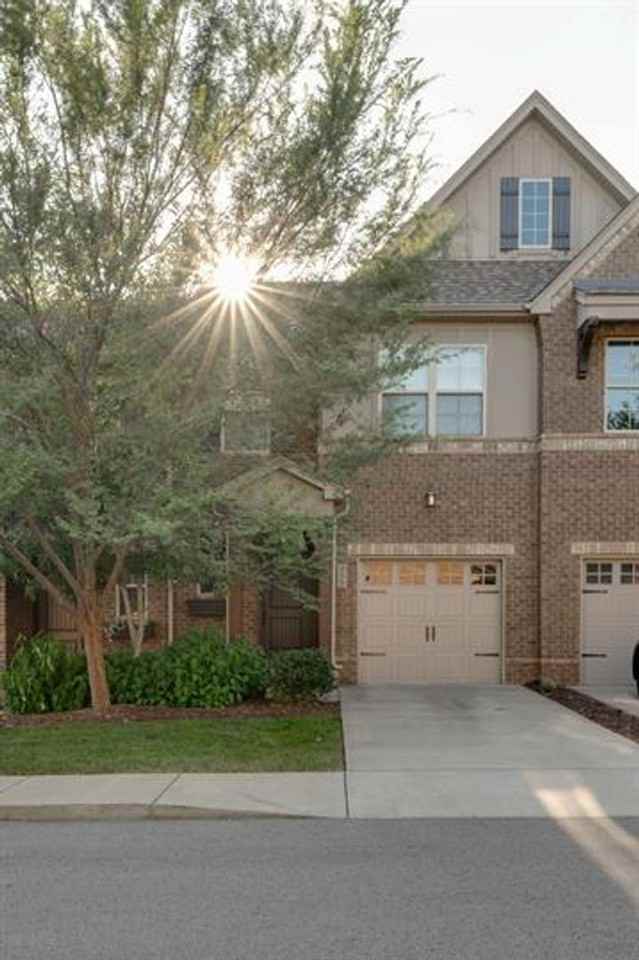 335 Coronado Pvt Cir