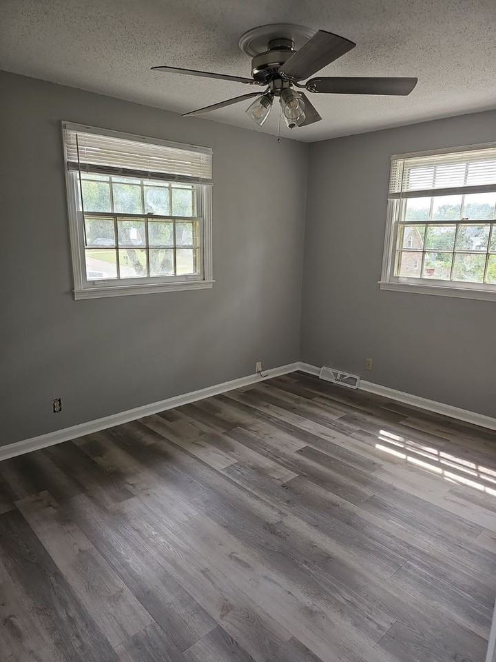 529 Morrison Dr - Photo 7 of 11