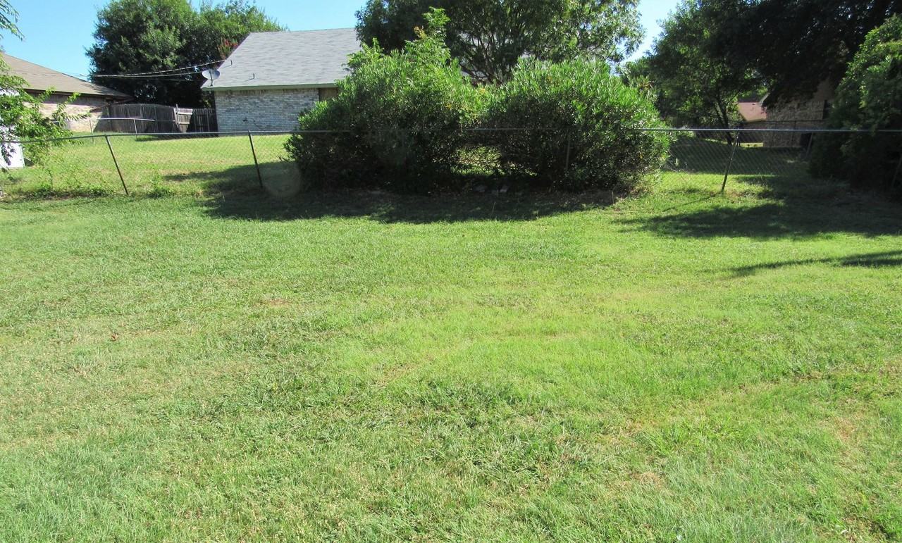 207 E Hogan Dr - Photo 5 of 7