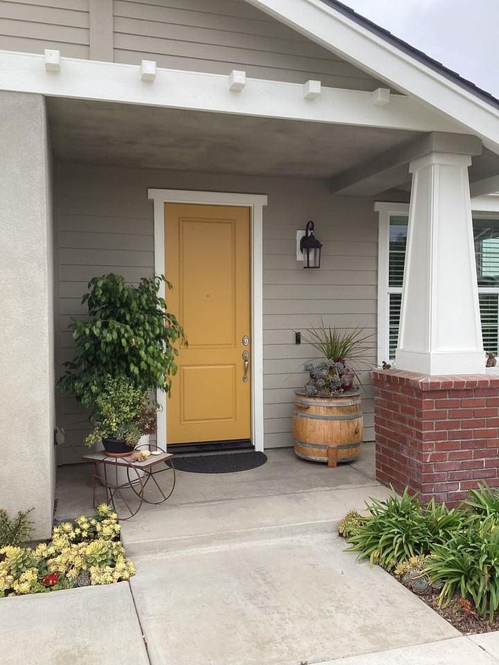 405 S 1st St - Photo 3 of 30