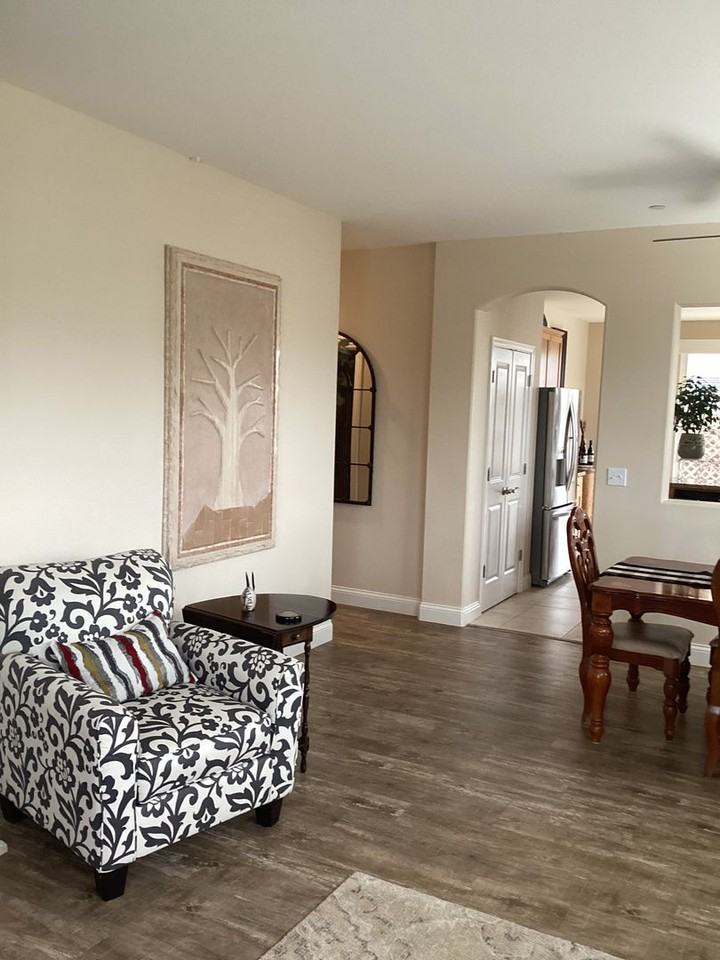 405 S 1st St - Photo 5 of 30