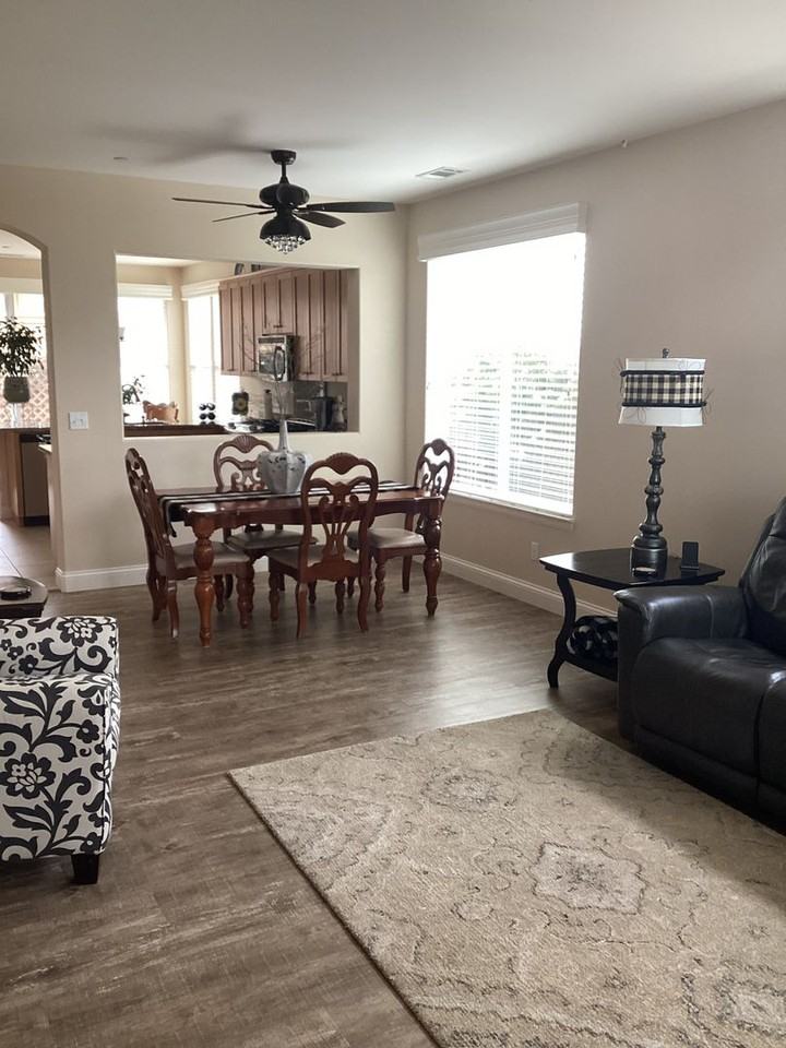 405 S 1st St - Photo 7 of 30