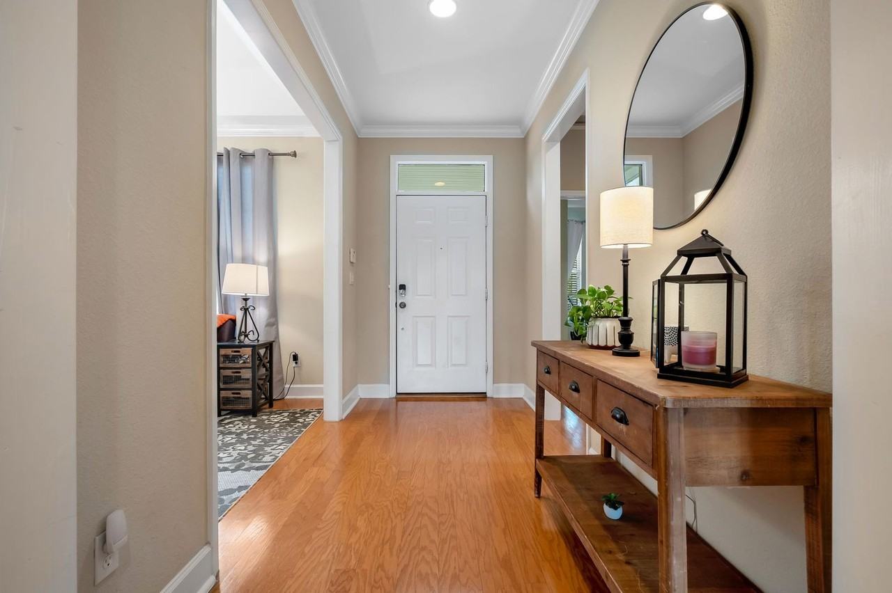 3249 Thoreau Avenue - Photo 2 of 22