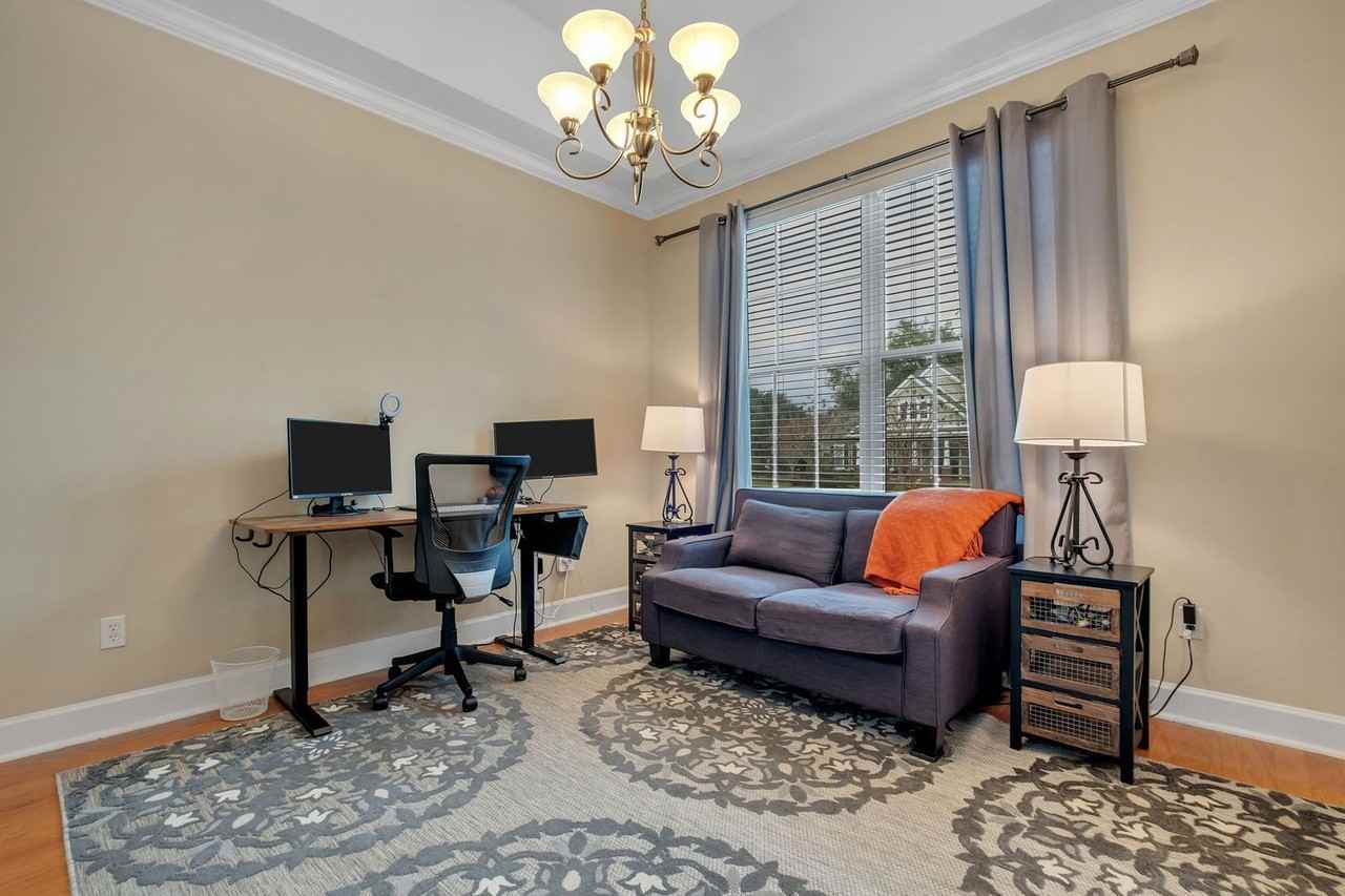 3249 Thoreau Avenue - Photo 3 of 22