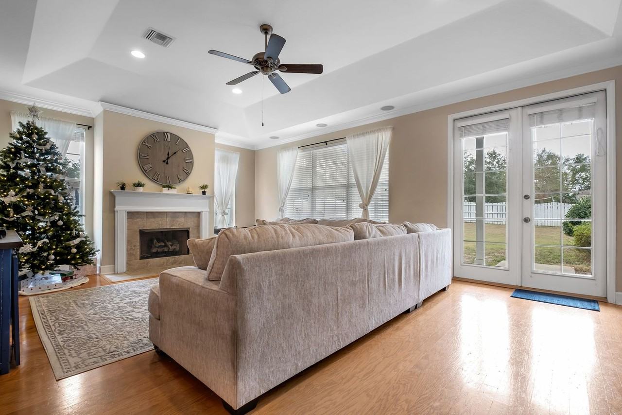 3249 Thoreau Avenue - Photo 5 of 22