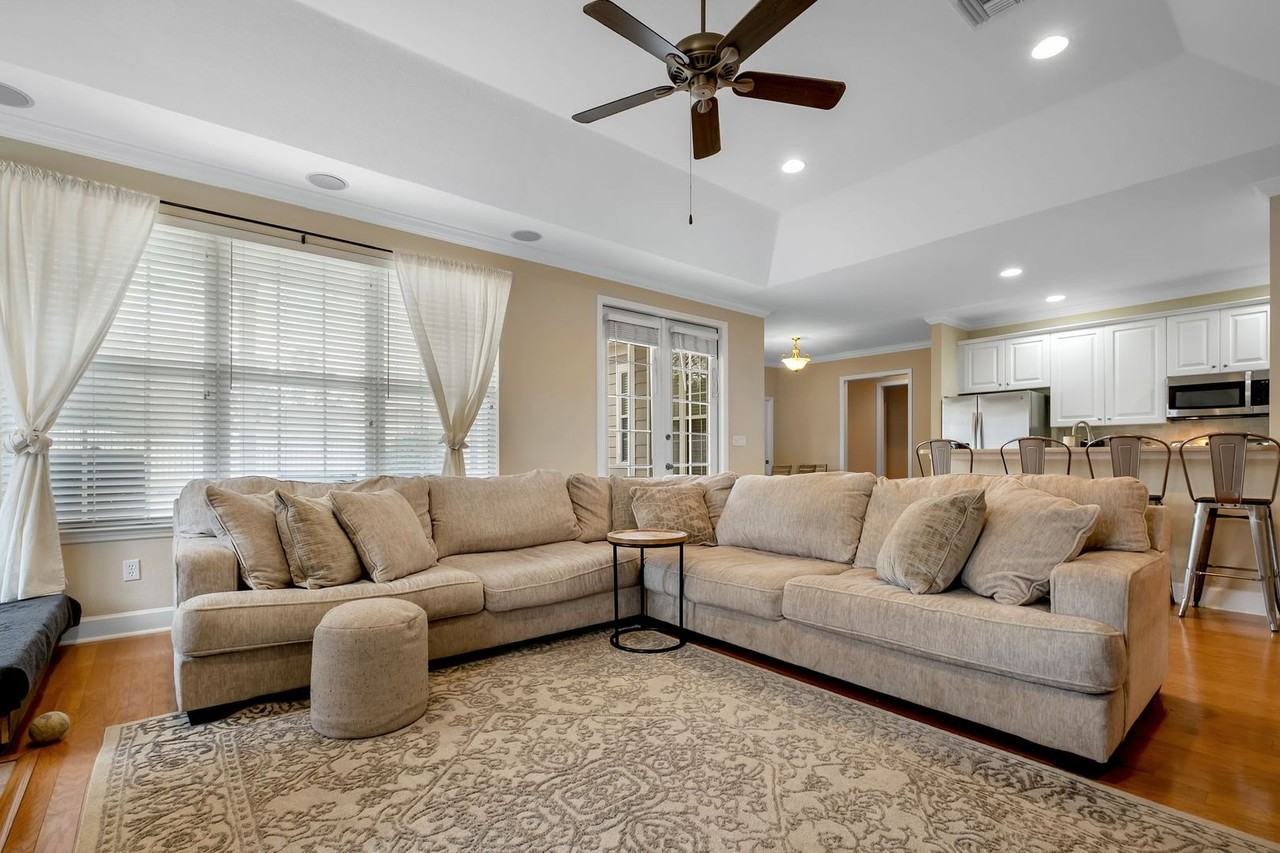 3249 Thoreau Avenue - Photo 6 of 22