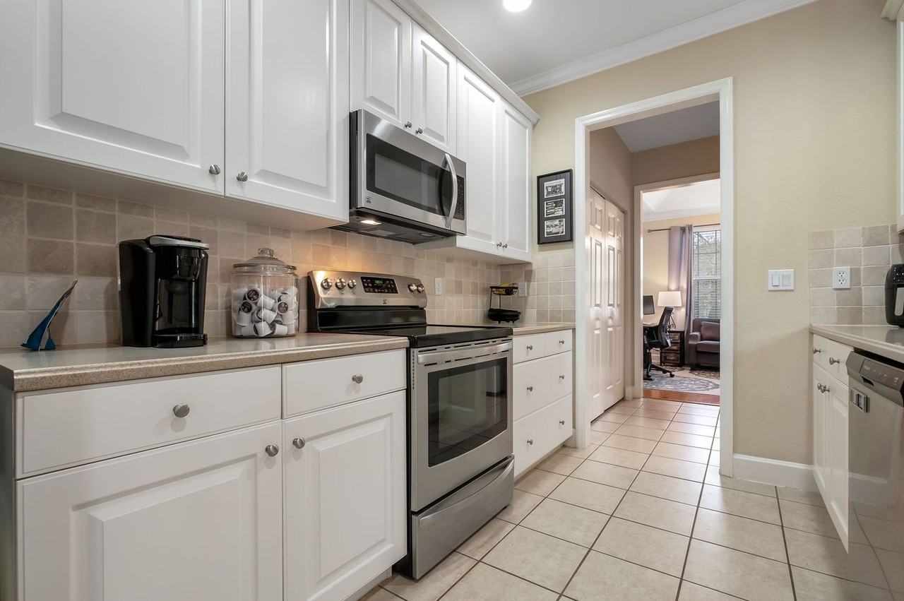 3249 Thoreau Avenue - Photo 7 of 22