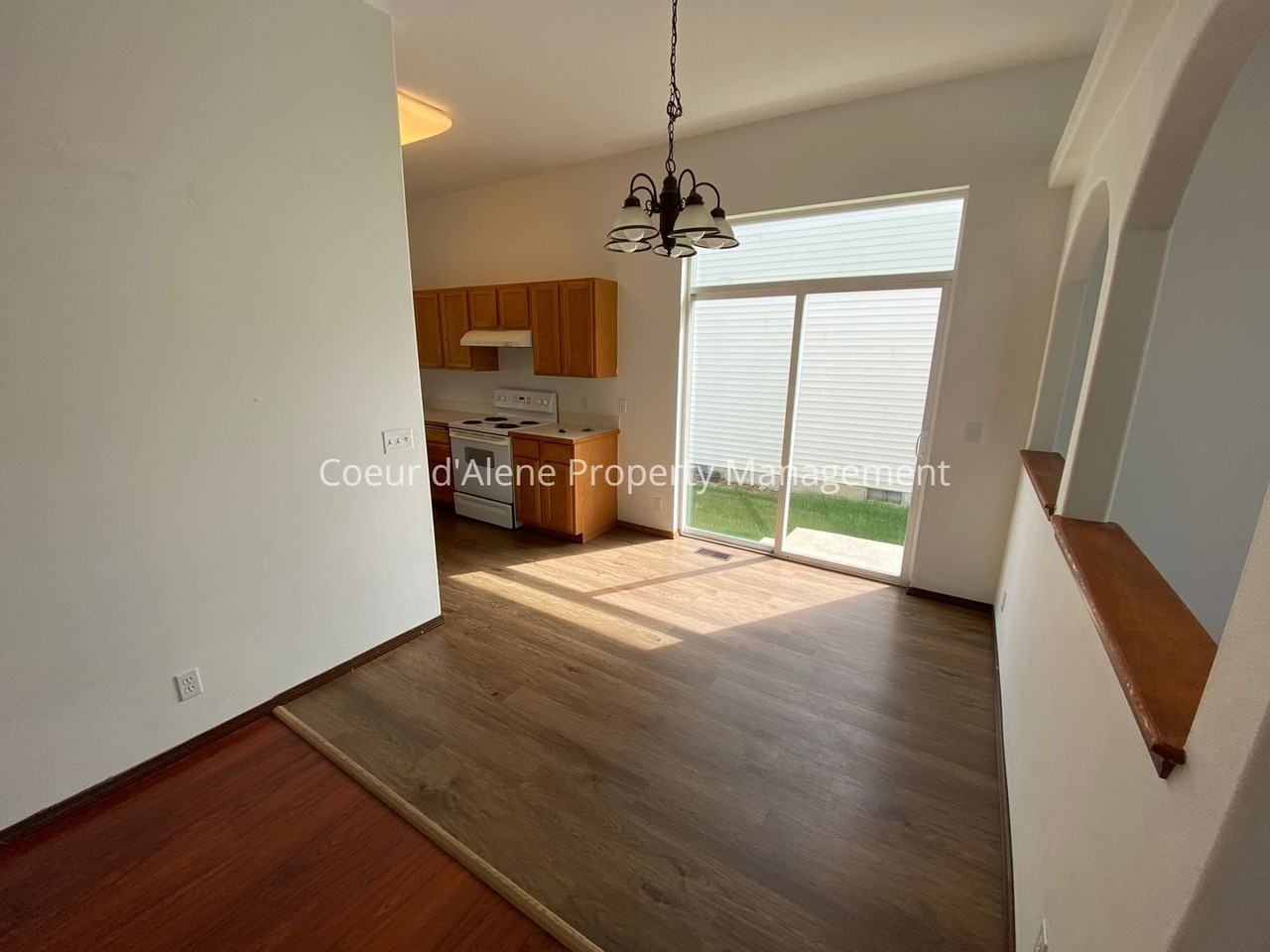 2541 West Apperson Drive - Photo 3 of 10