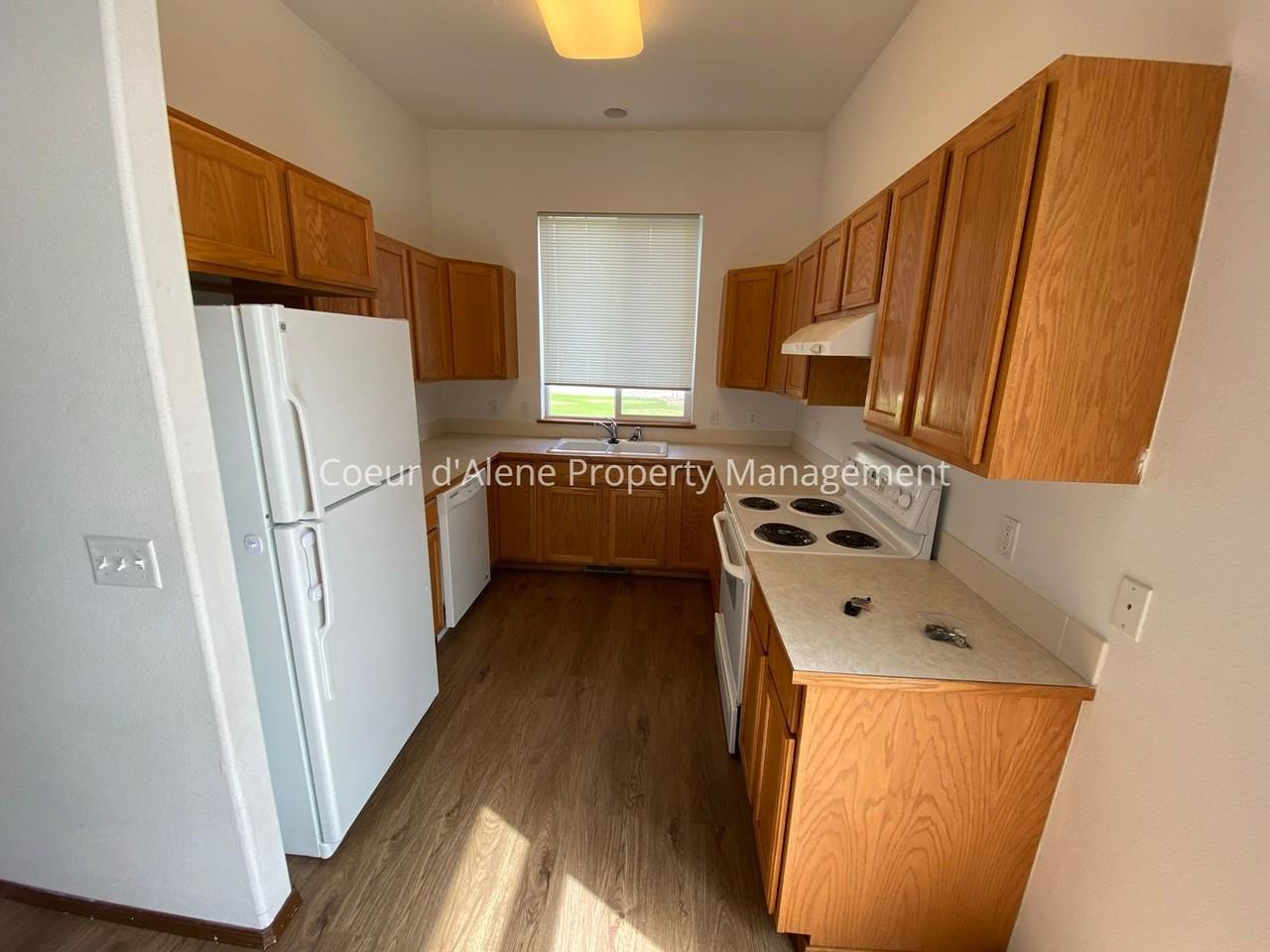 2541 West Apperson Drive - Photo 4 of 10