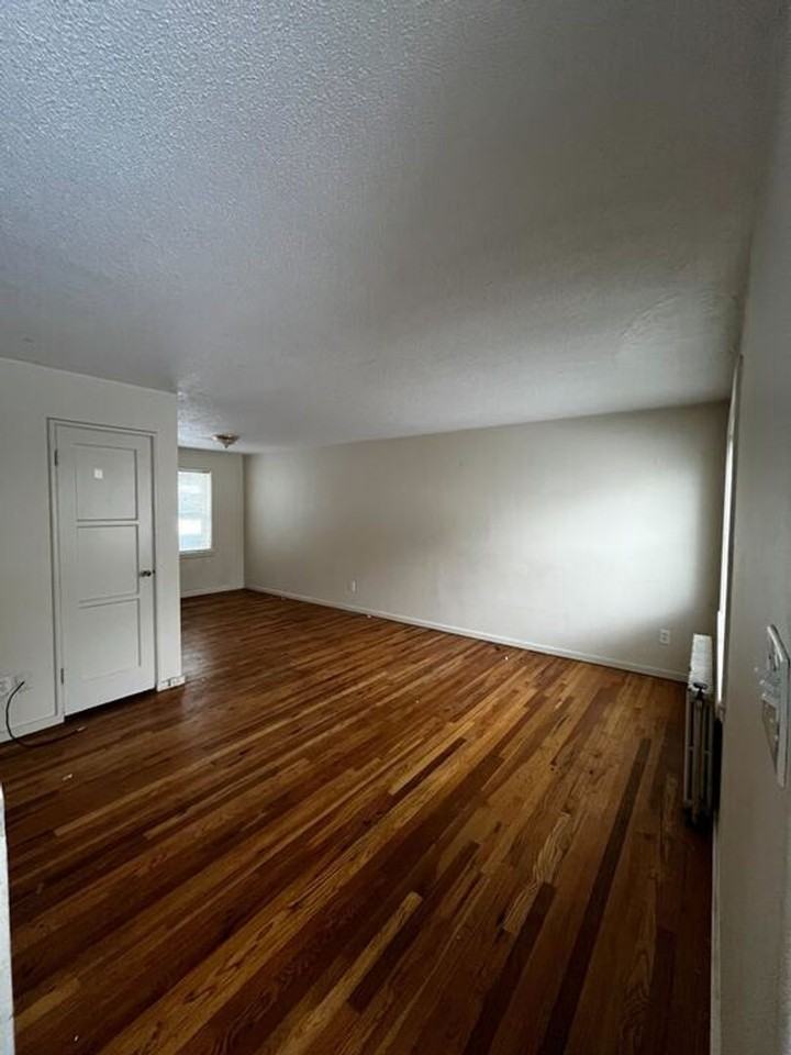 3567 Hynds Boulevard - Photo 5 of 13