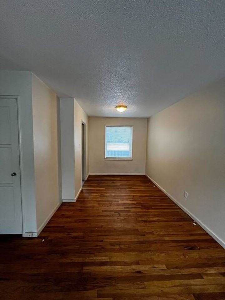 3567 Hynds Boulevard - Photo 6 of 13