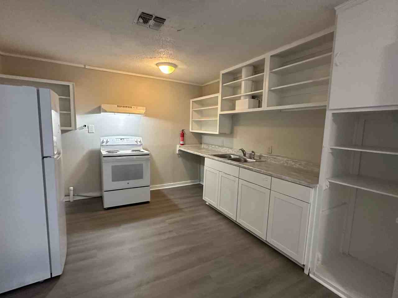 2804 S General Wainwright Dr - Photo 4 of 11