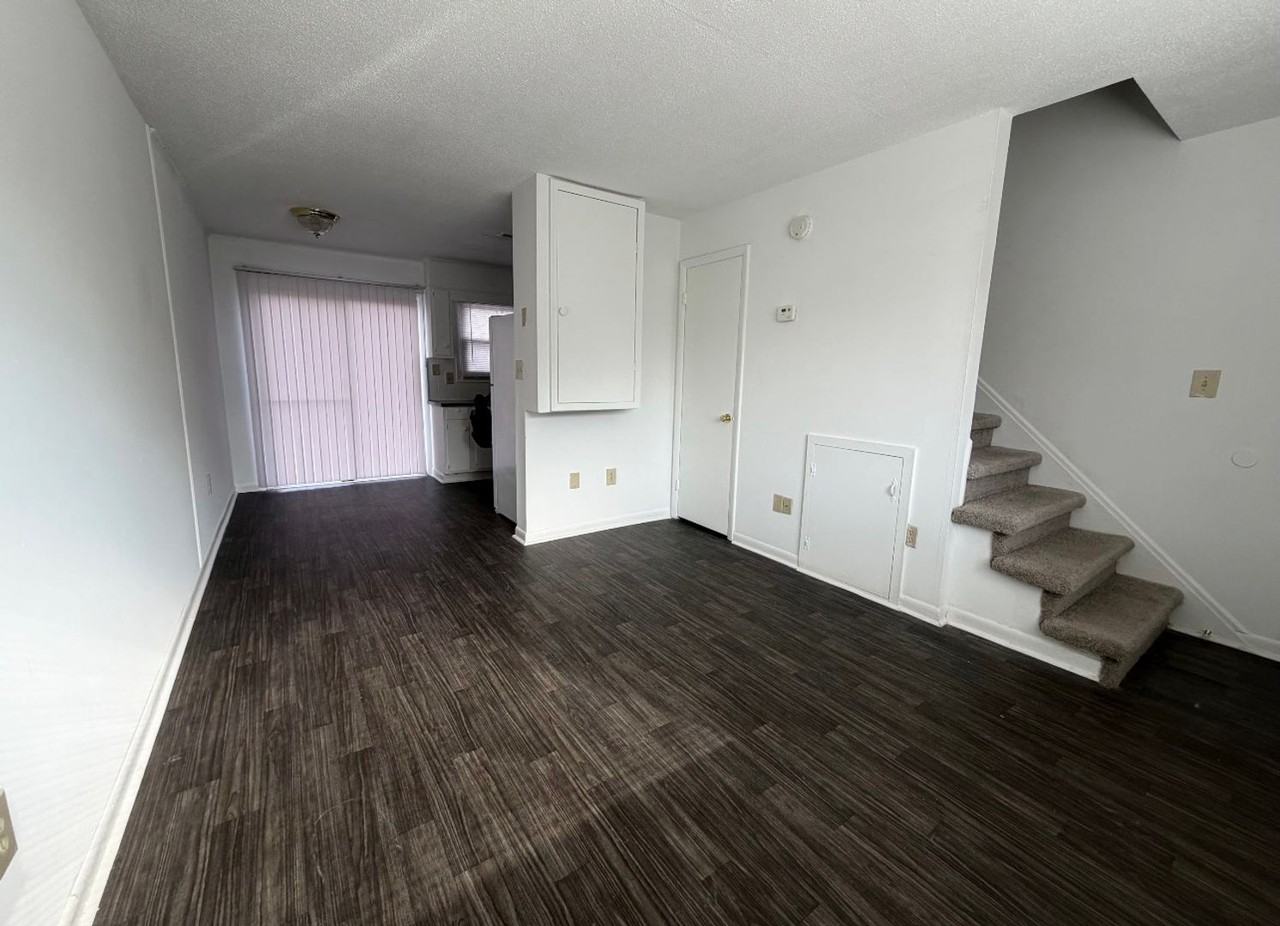 1023 Salisbury Street #E - Photo 4 of 11