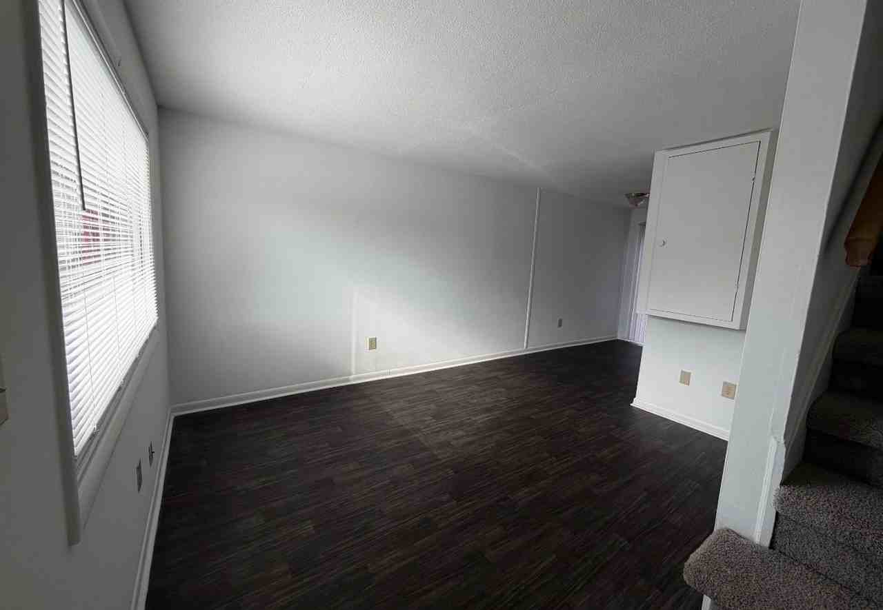 1023 Salisbury Street #E - Photo 5 of 11