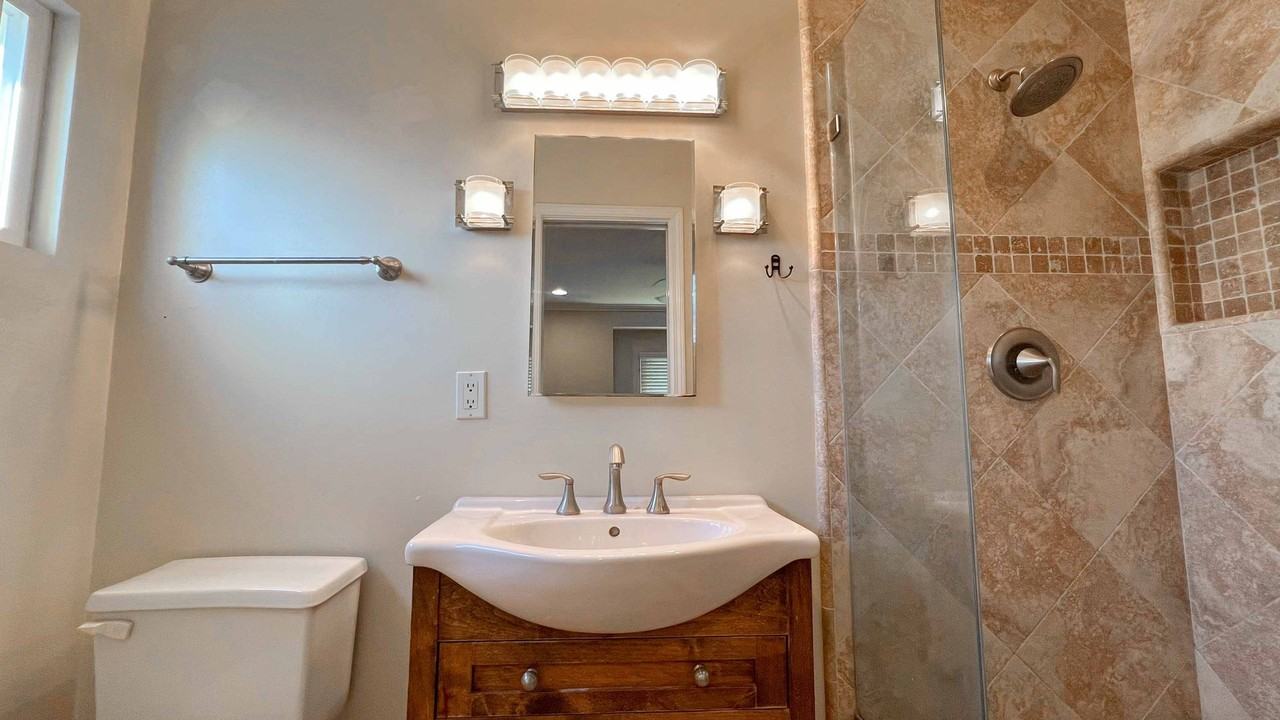 5635 Urban Dr - Photo 3 of 31