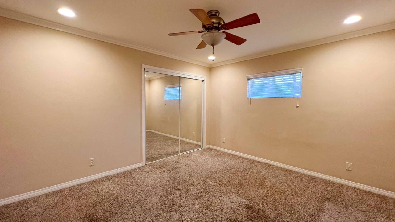 5635 Urban Dr - Photo 5 of 31