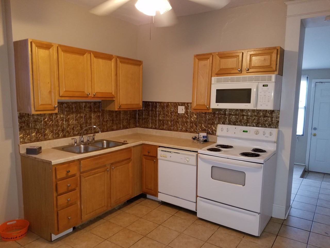 4428 Ellenwood Ave - Photo 2 of 12