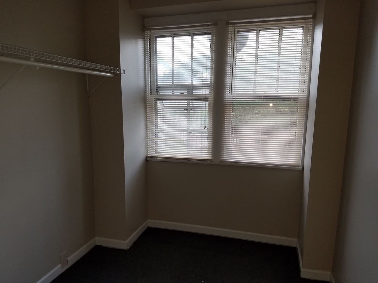 4428 Ellenwood Ave - Photo 6 of 12