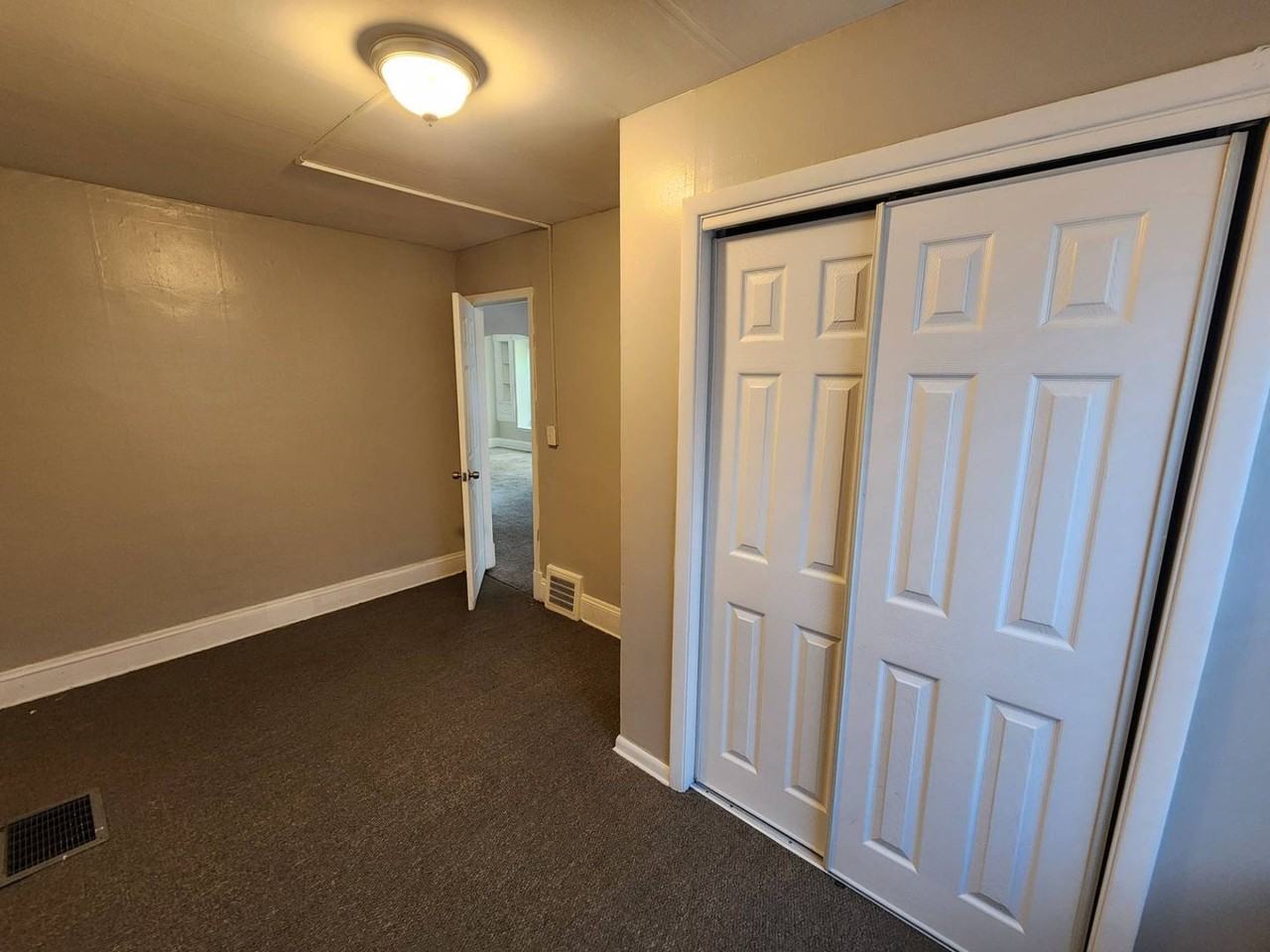 880 Stevenson Road - Photo 5 of 23