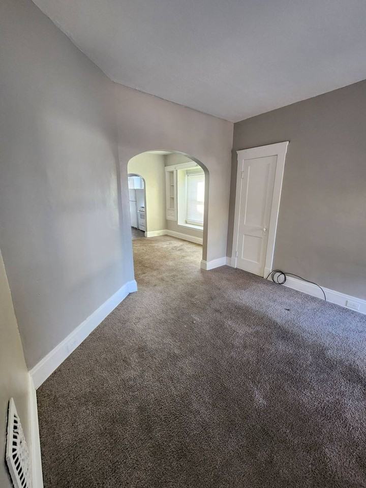 880 Stevenson Road - Photo 7 of 23