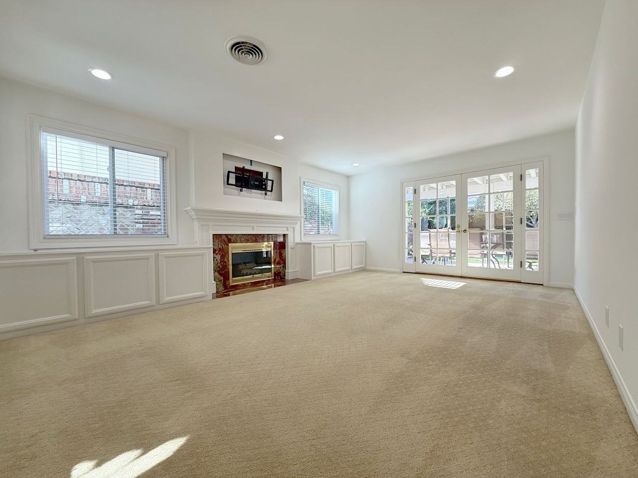 3095 Platte Dr - Photo 3 of 35