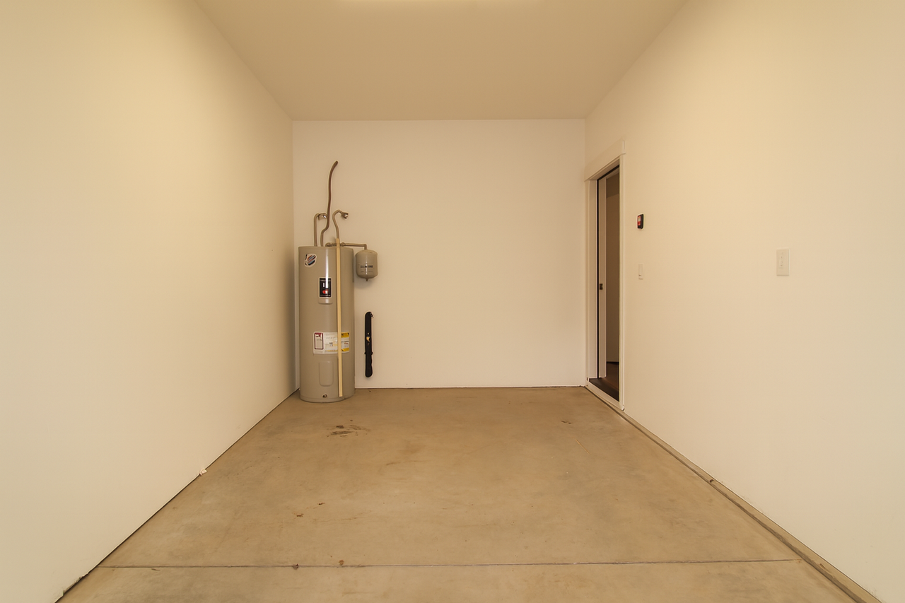 20112 Southwest Reed Lane #2 - Photo 6 of 38