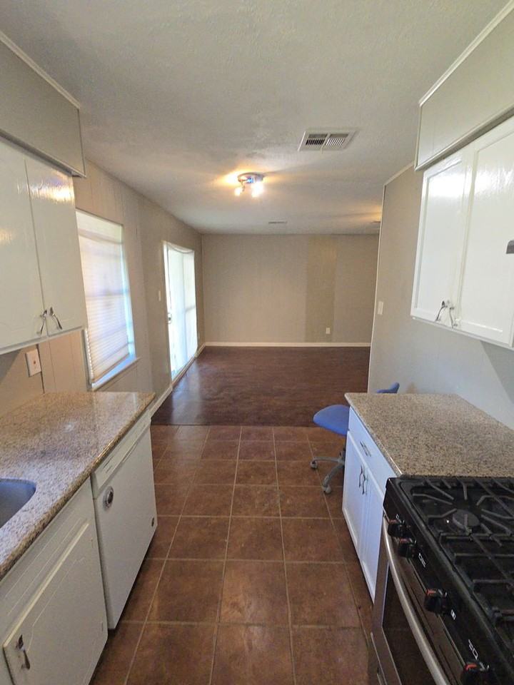 3506 Prudence Drive - Photo 5 of 13