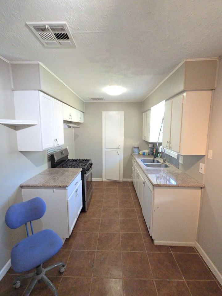 3506 Prudence Drive - Photo 7 of 13