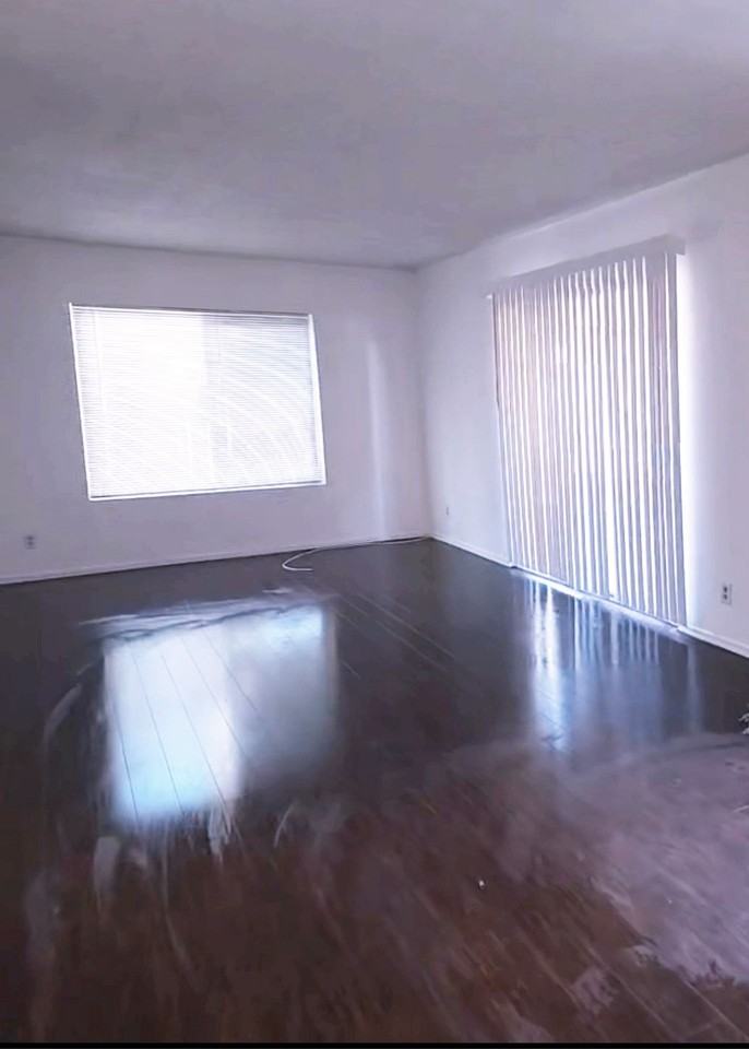 Spacious Apartment in Sawtelle Los Angeles - Photo 4 of 20