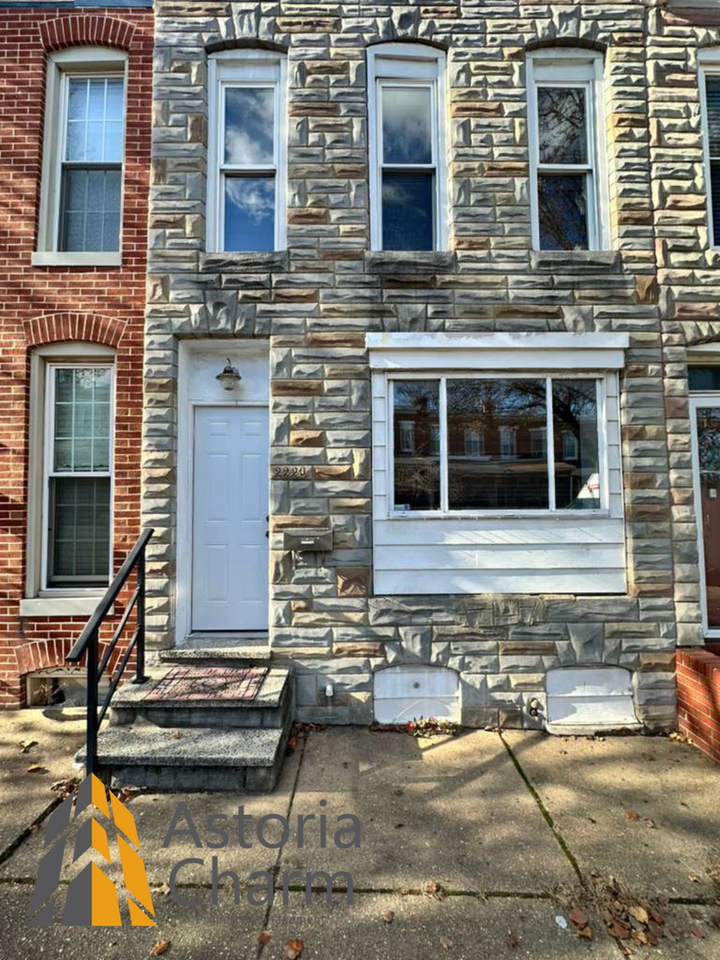 2220 Sidney Avenue - Photo 2 of 33